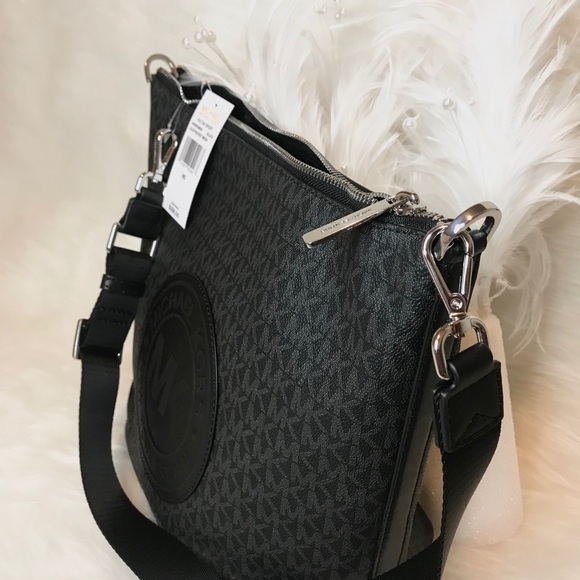 NEW MICHAEL KORS BLACK BUCKET MESSENGER FULTON - Picture 7 of 8